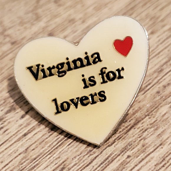 Vintage Virginia is for Lovers pin - Picture 1 of 2